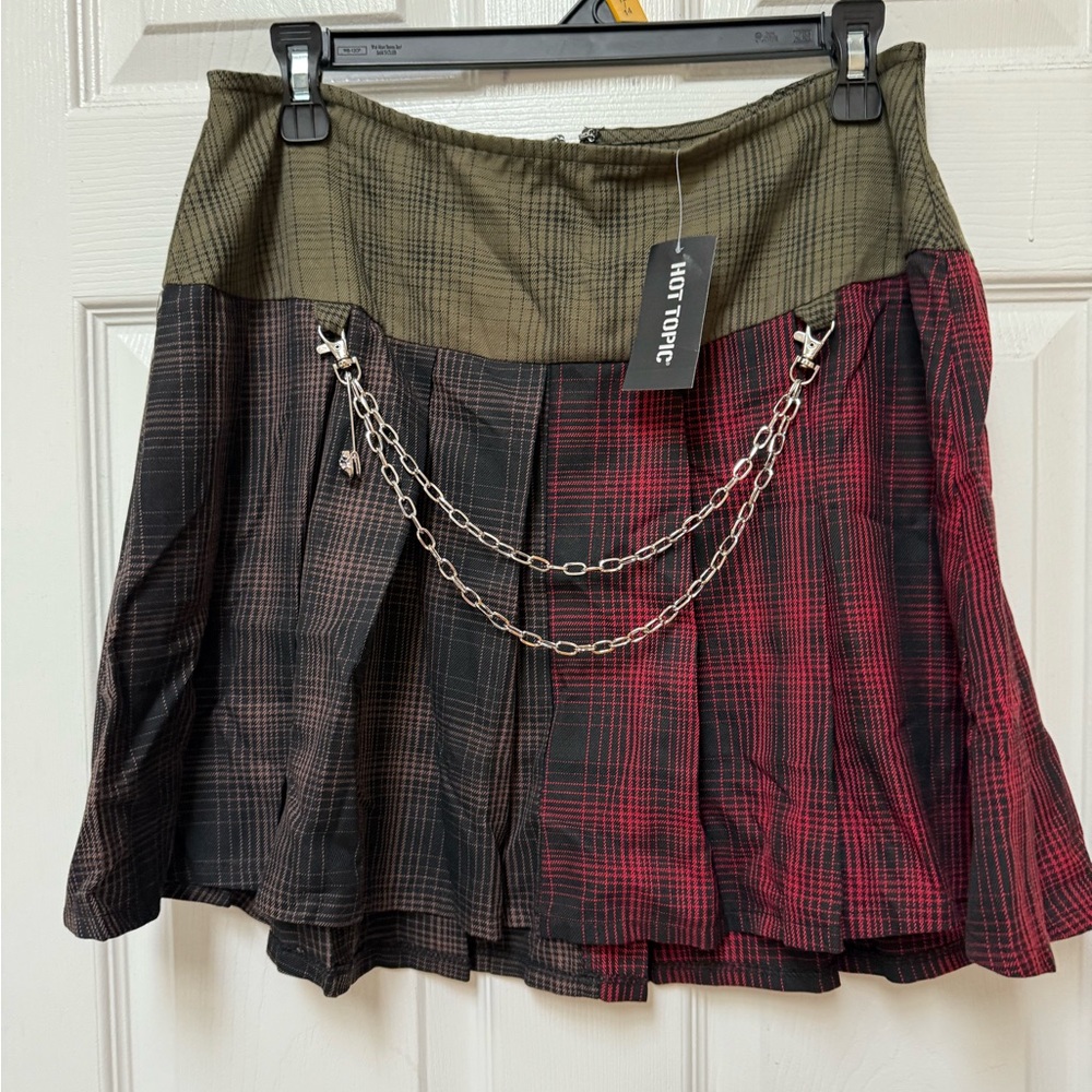Hot Topic Green and Black Skater Mini Skirt